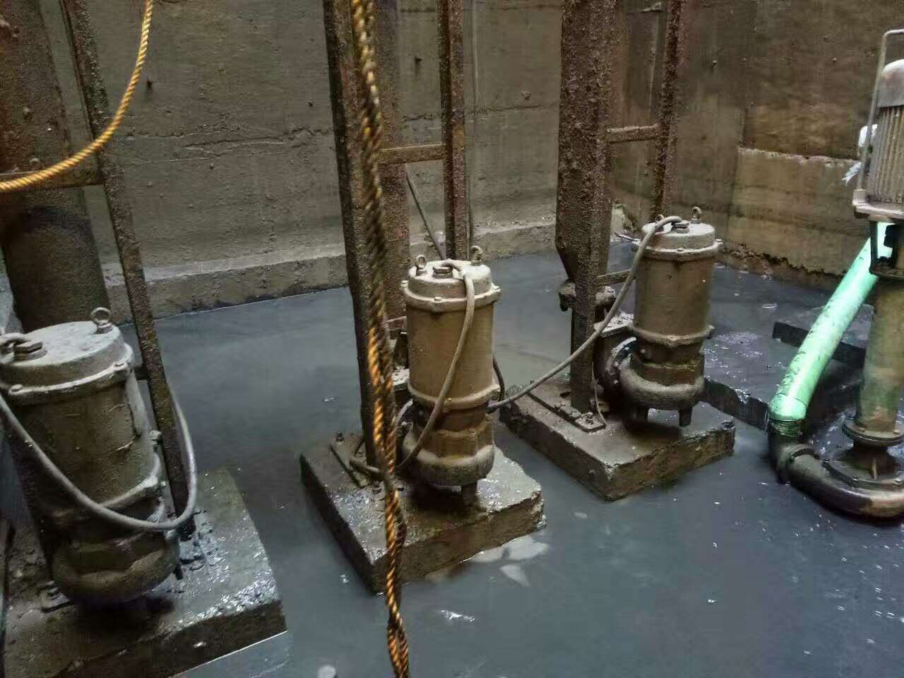 郯城污水池清理