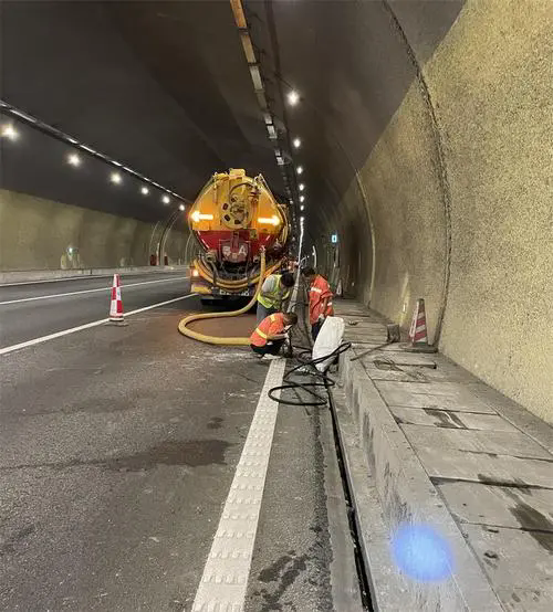 郯城隧道排水渠清淤